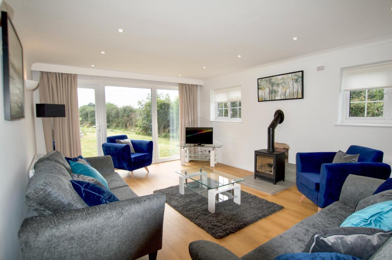 Spacious 5 Bed In The Countryside, Close To Frinton-on-sea Holiday home *