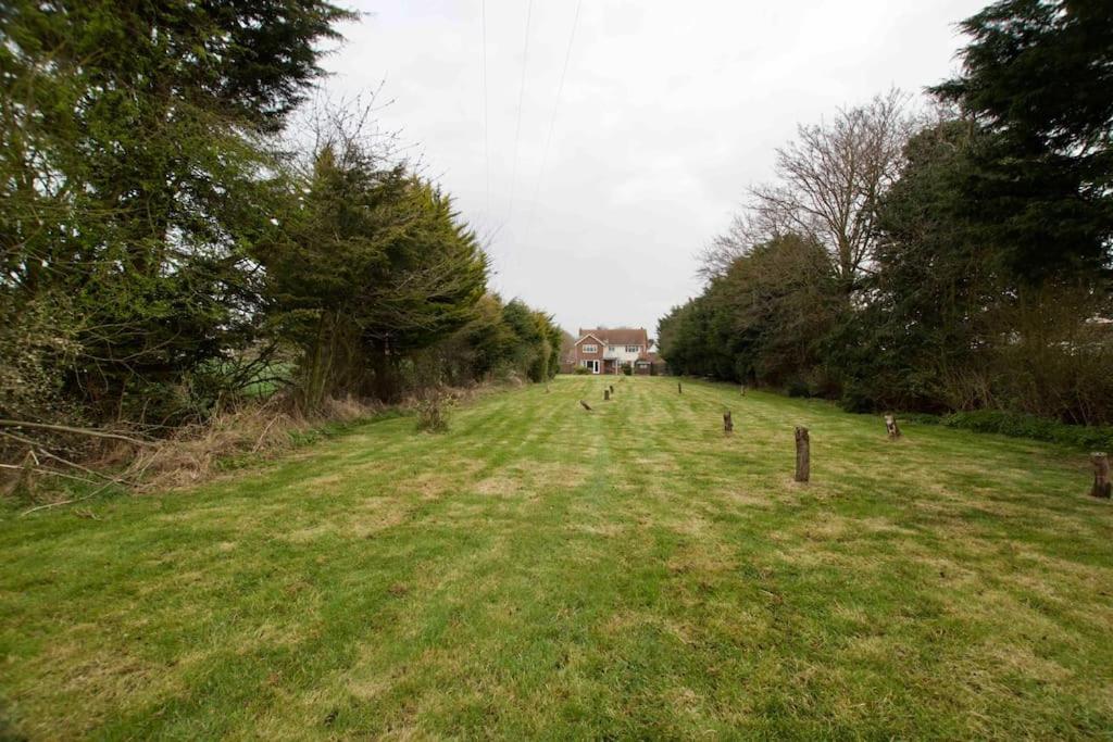 Spacious 5 Bed In The Countryside, Close To Frinton-on-sea Holiday home