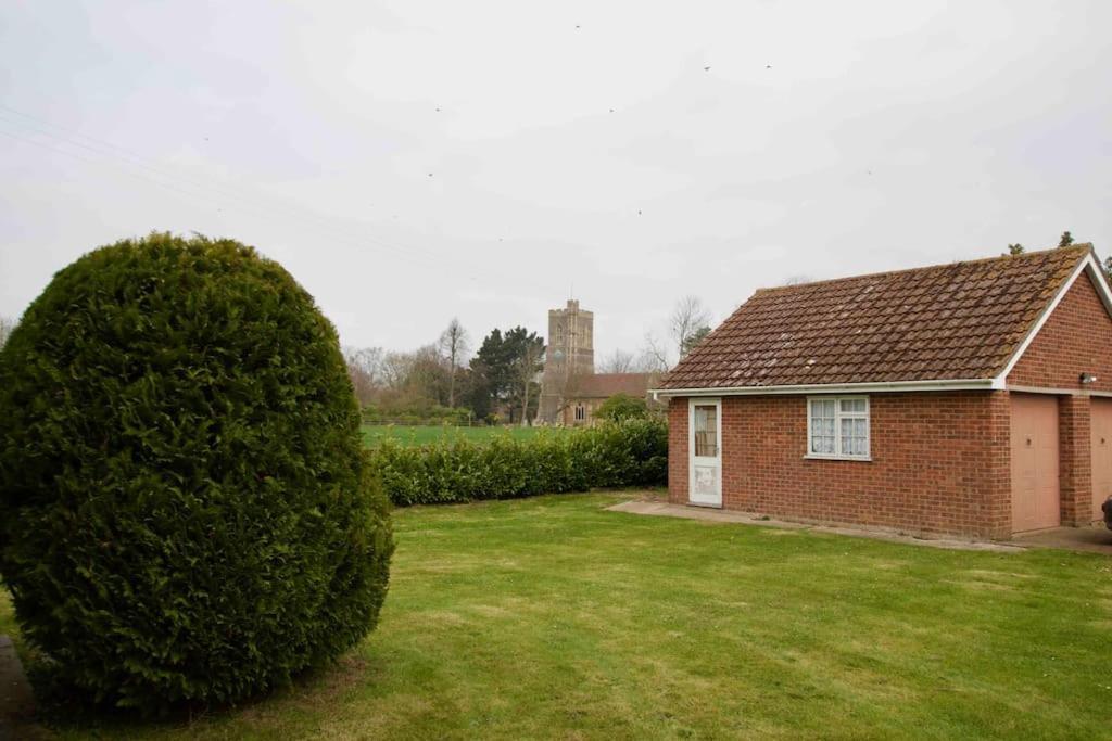 Holiday home Spacious 5 Bed In The Countryside, Close To Frinton-on-sea *