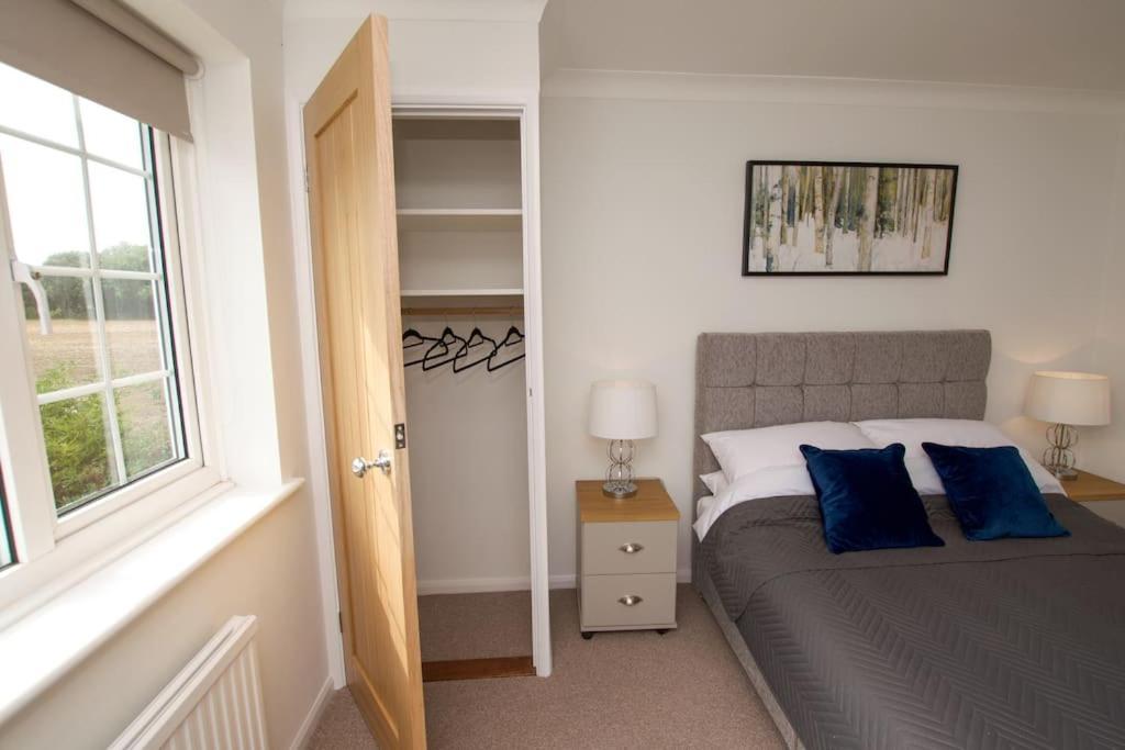 Spacious 5 Bed In The Countryside, Close To Frinton-on-sea * Kirby Cross