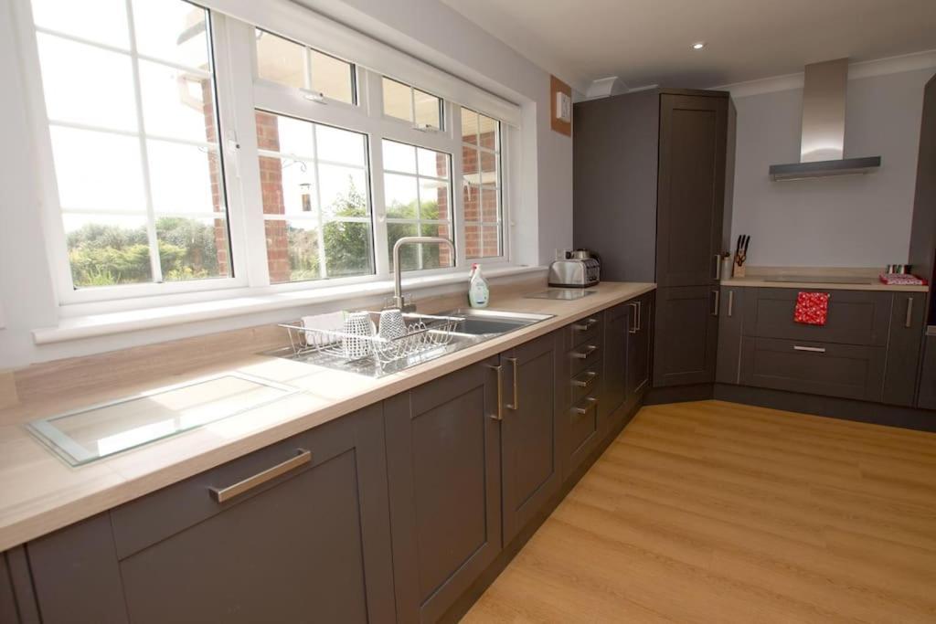 Spacious 5 Bed In The Countryside, Close To Frinton-on-sea *