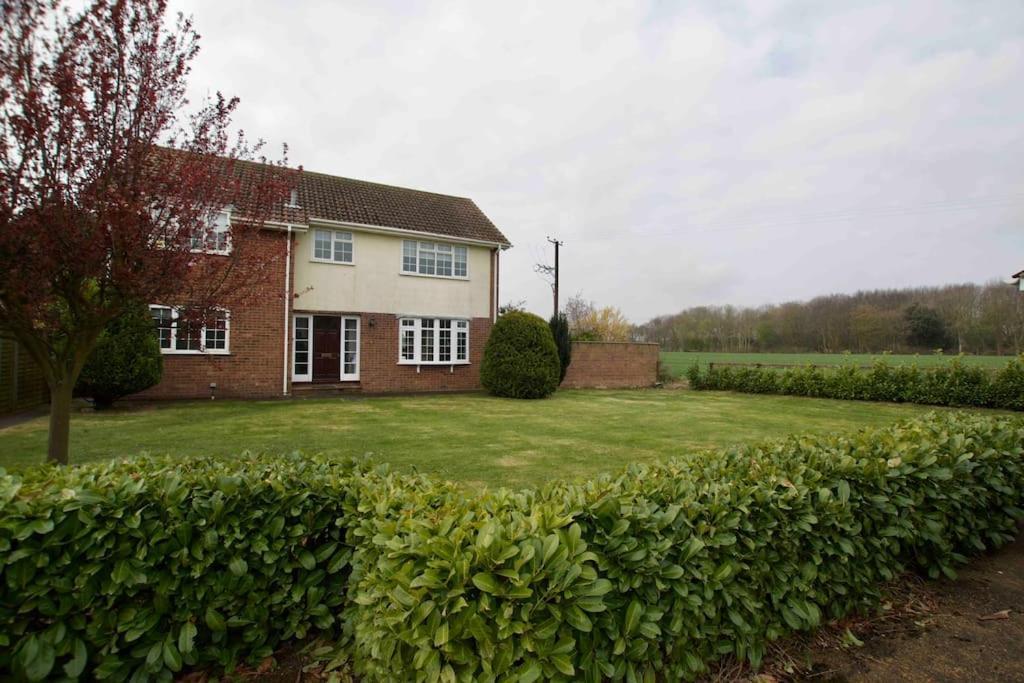 Spacious 5 Bed In The Countryside, Close To Frinton-on-sea Kirby Cross
