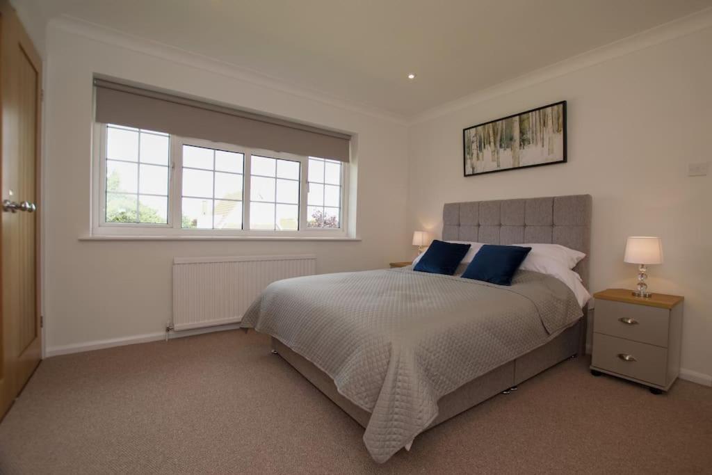 Spacious 5 Bed In The Countryside, Close To Frinton-on-sea * Kirby Cross